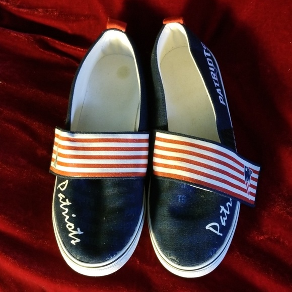 NWOT Women's Slip-On Shoes - Navy and Red - Picture 2 of 5